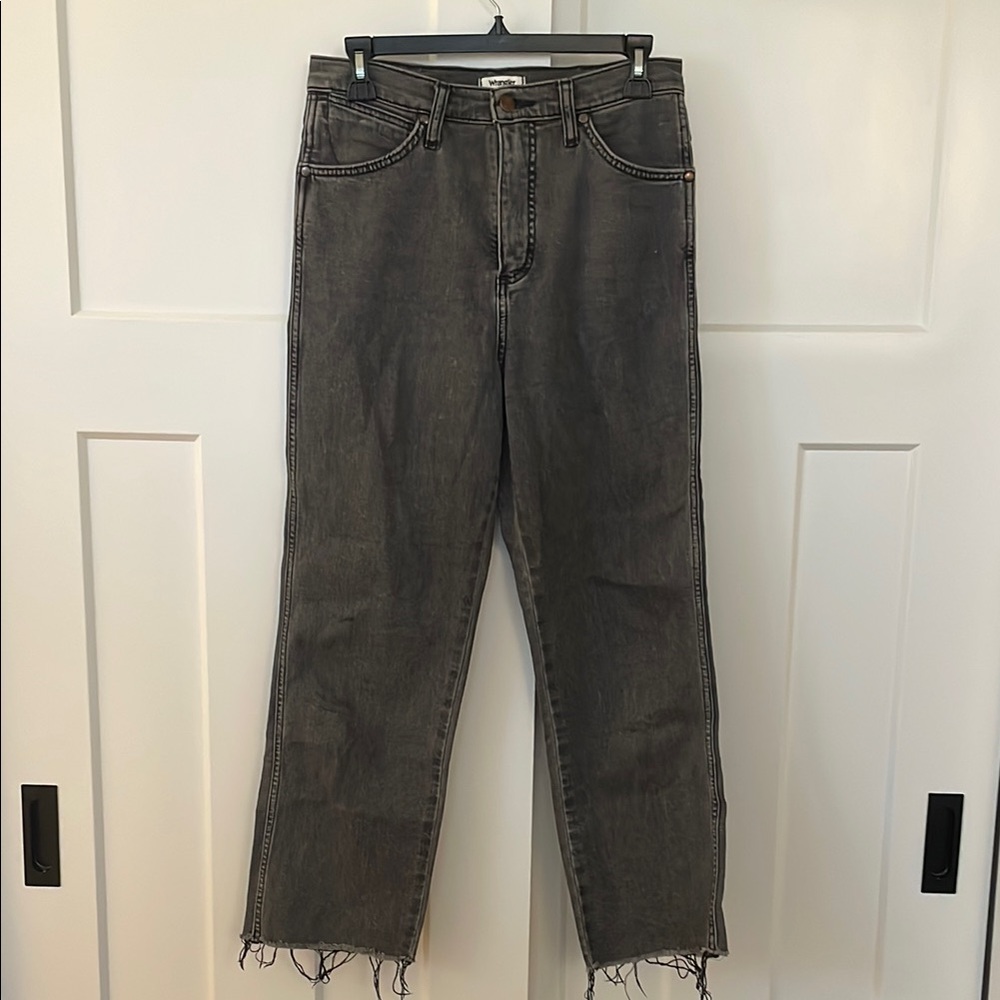 Wrangler Women's Cropped Ankle Jeans in Faded Black